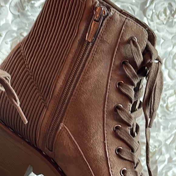 Vince Camuto Combat Boots VC Movelly Sz8.5 - Picture 7 of 11